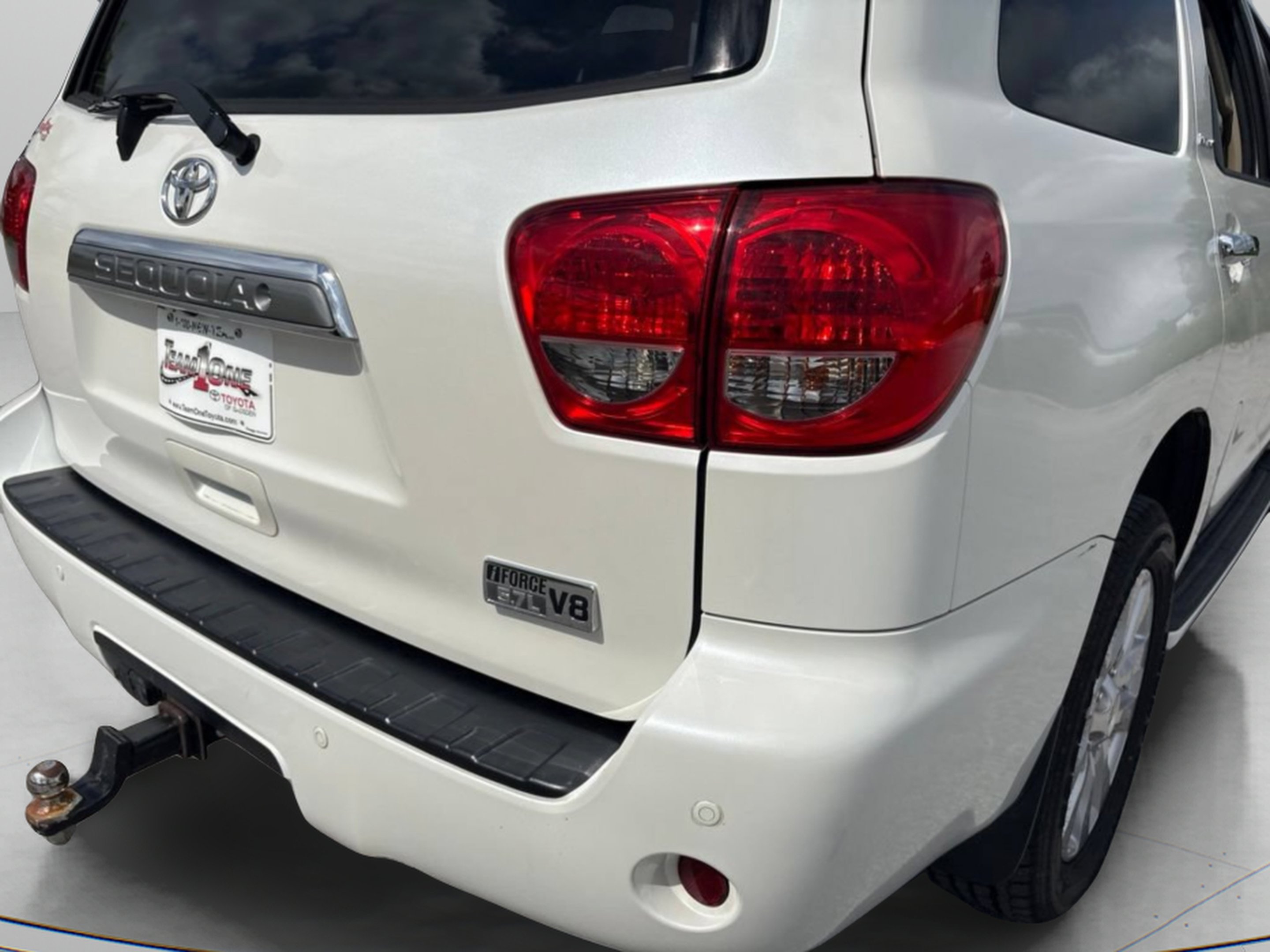 Used 2016 Blizzard Pearl Toyota Platinum image 10