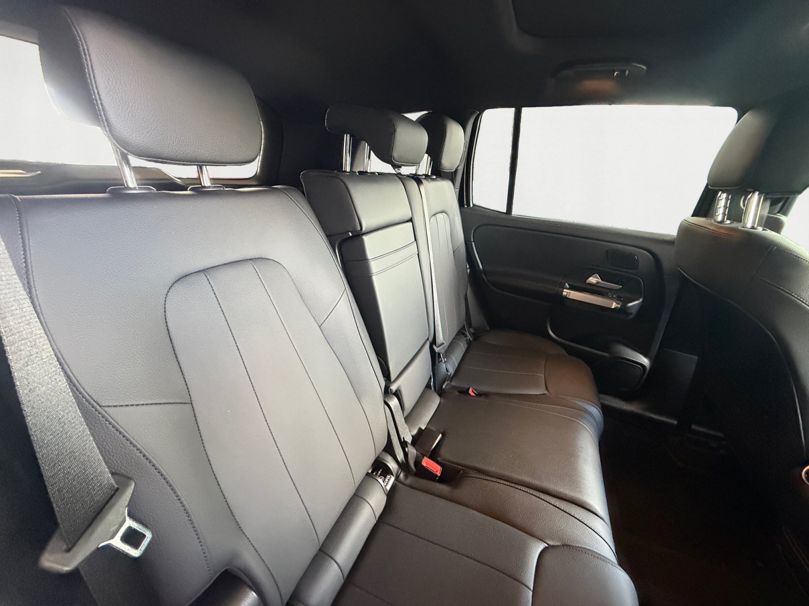 Used 2026 Black Mercedes-Benz GLB 250 image 15