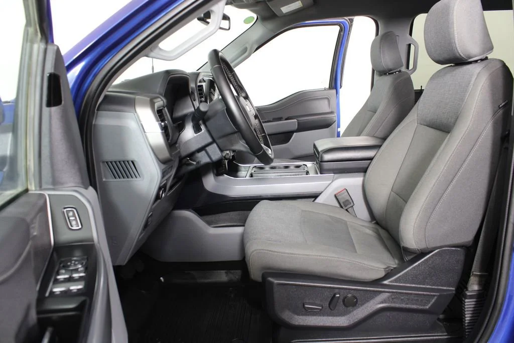 Used 2024 Blue Ford XLT image 21