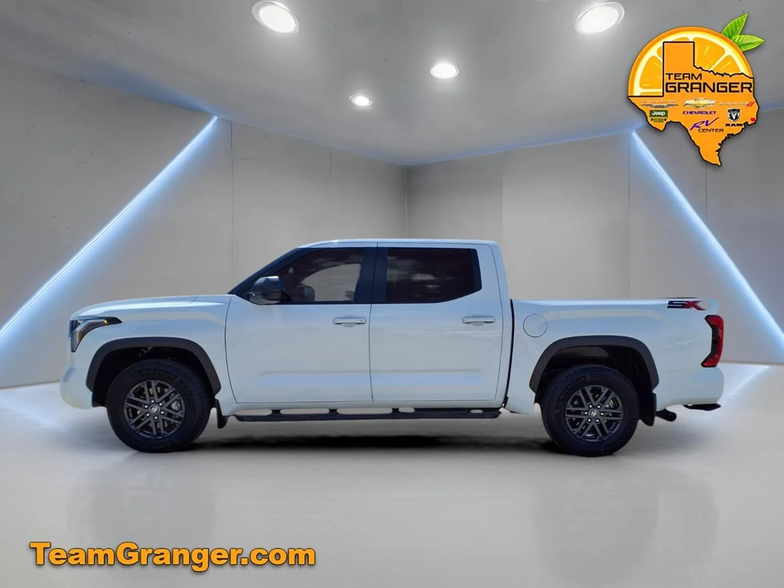 Used 2025 White Toyota SR5 image 6