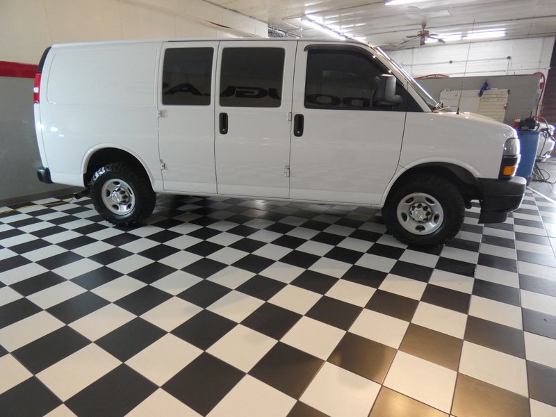 Used 2023 SUMMIT WHITE Chevrolet RWD 2500 135" image 4