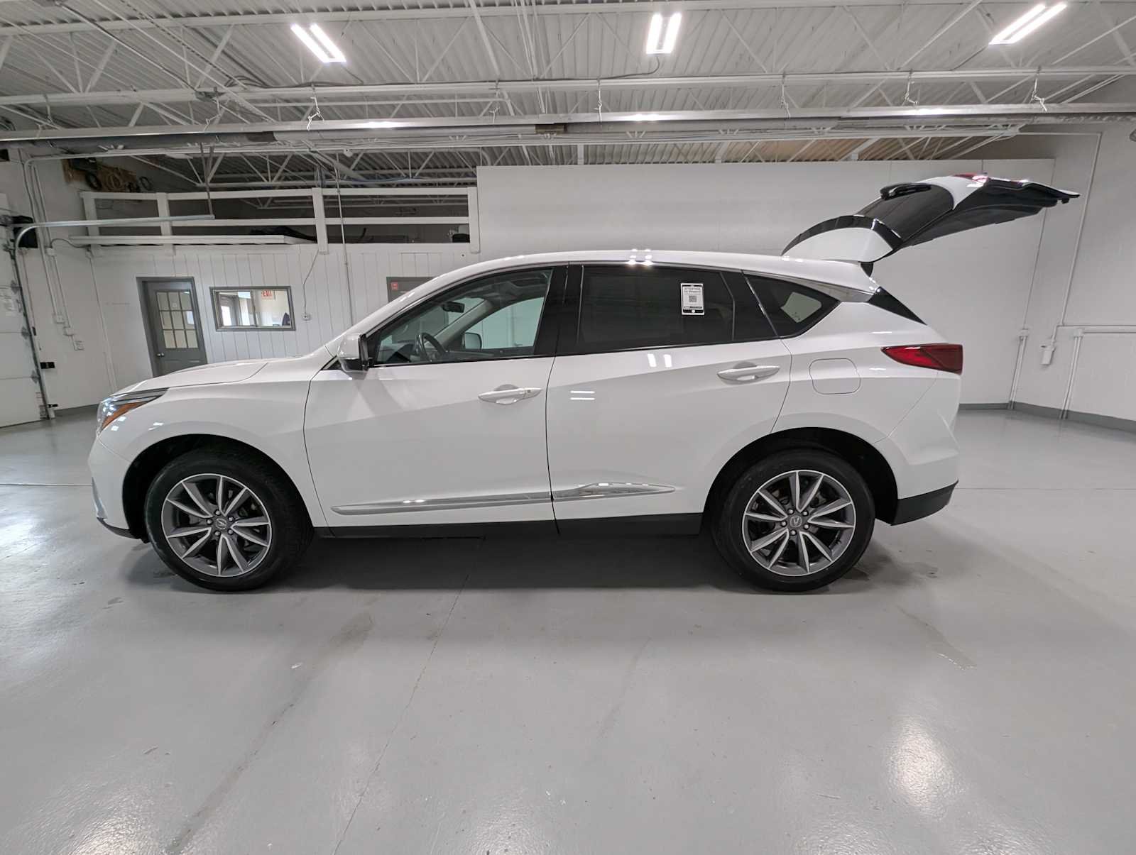 Certified Used 2021 Platinum White Pearl Acura w/Technology Package image 12
