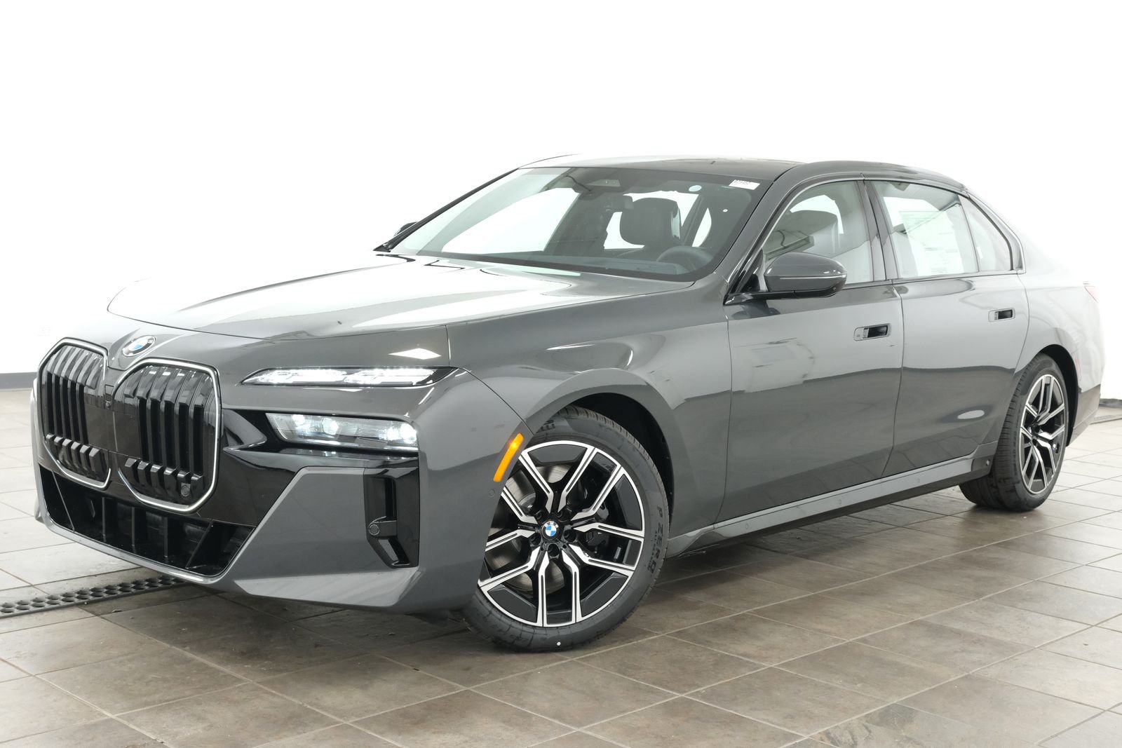 2026 BMW 7 Series 760i xDrive Sedan's photo