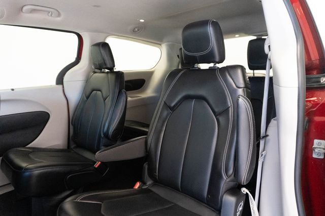 Used 2024 Red Chrysler Touring L image 17