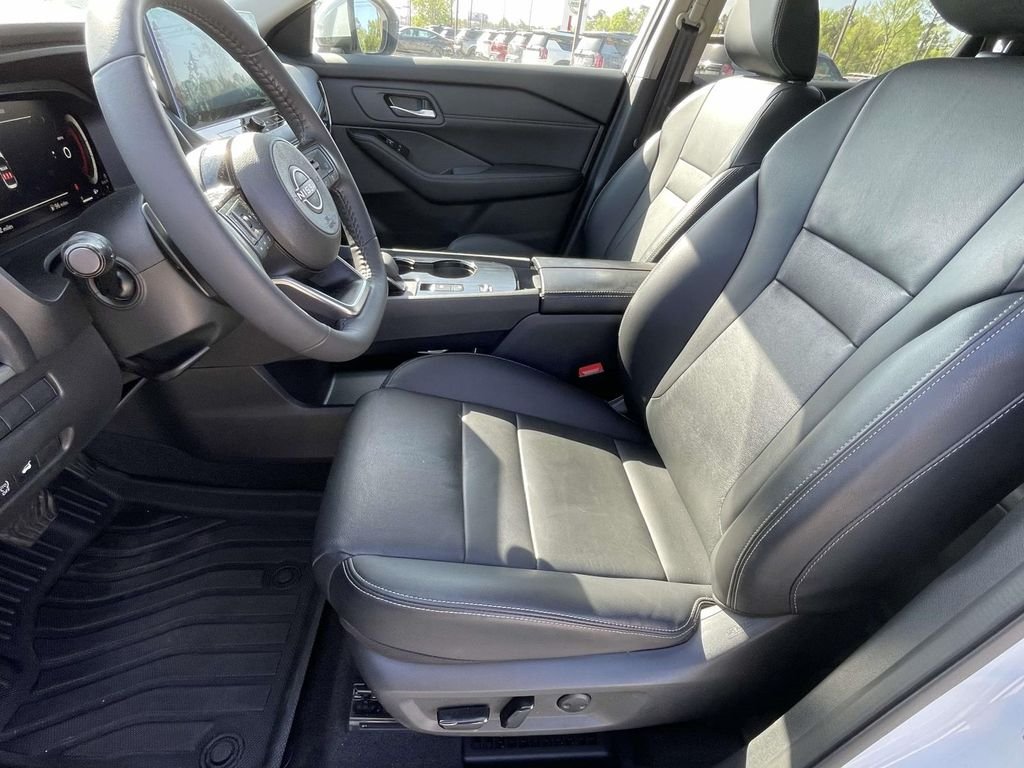 2024 Nissan Rogue SL - Photo 13