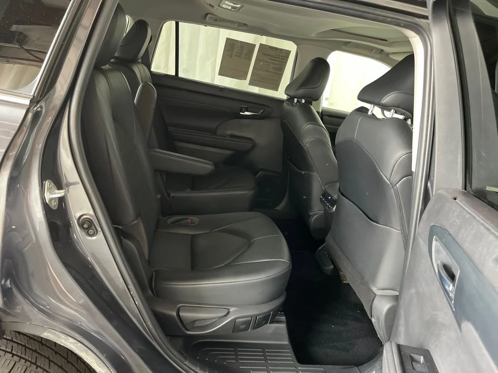 Used 2020 Gray Toyota XLE image 25