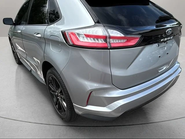 Used 2023 Silver Ford ST-Line image 10