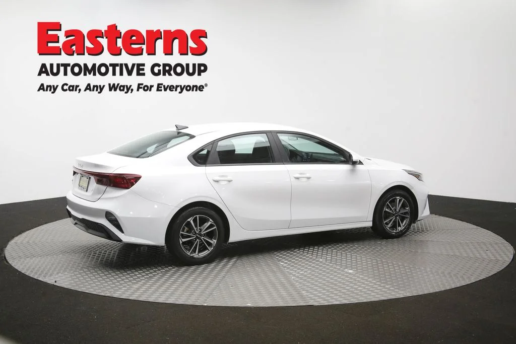 Used 2023 White Kia LXS image 41