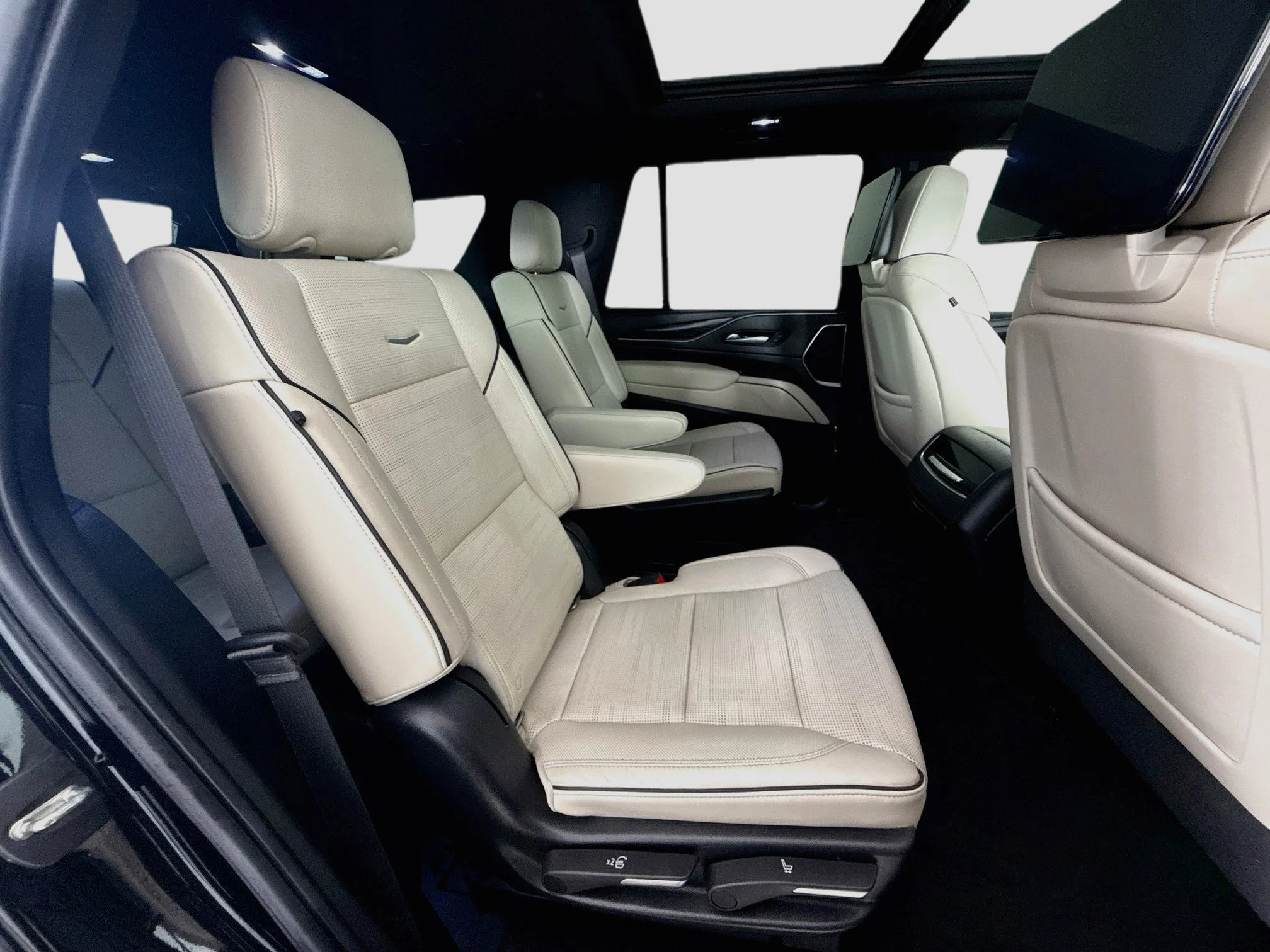 Used 2022 Black Raven Cadillac Sport image 32