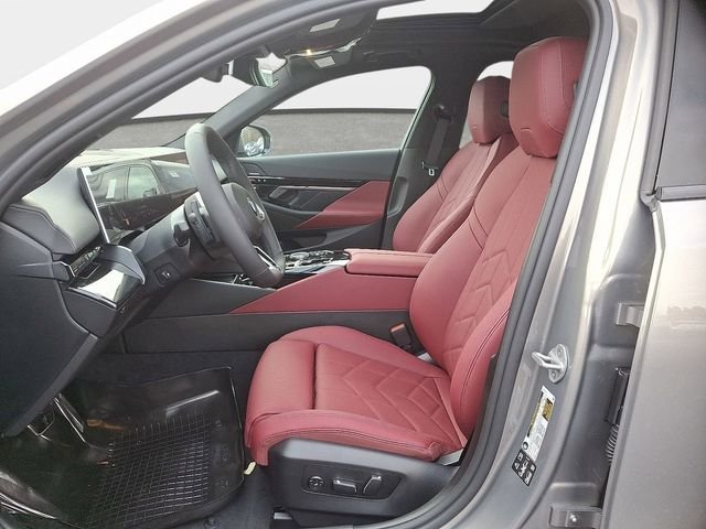 Certified Used 2026 Oxide Grey Met BMW 530i xDrive image 10