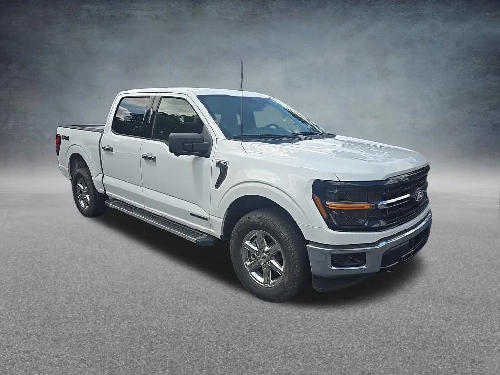 Used 2024 White Ford XLT image 10