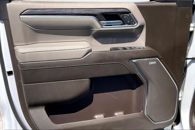 Used 2023 Iridescent Pearl Tricoat Chevrolet LTZ image 21