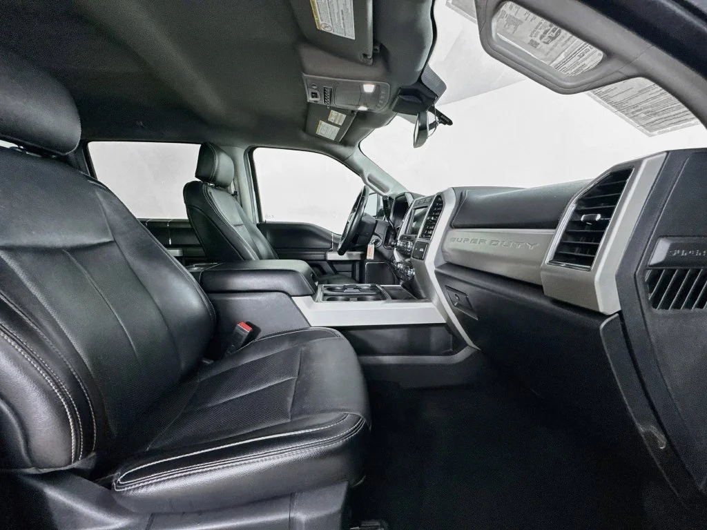 Used 2020 Silver Metallic Ford Lariat image 34