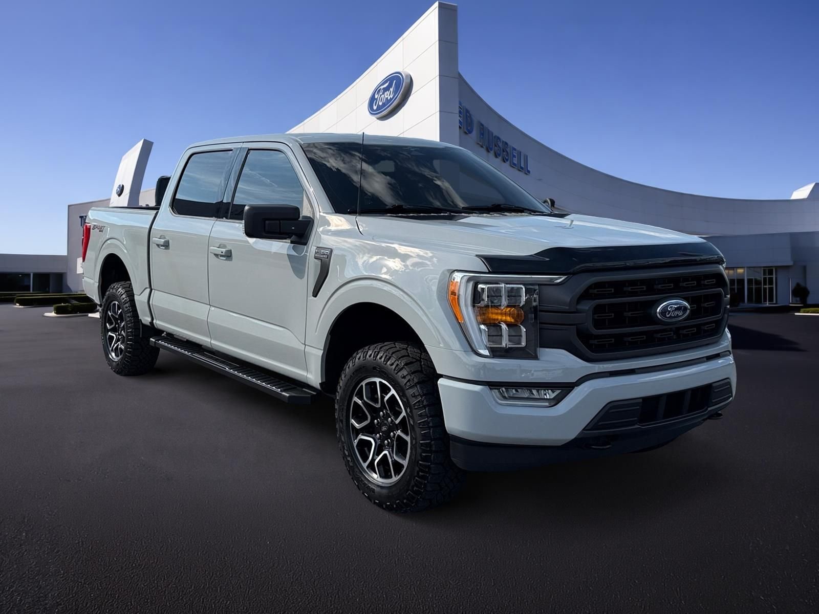 Certified Used 2023 Avalanche Ford XLT image 4