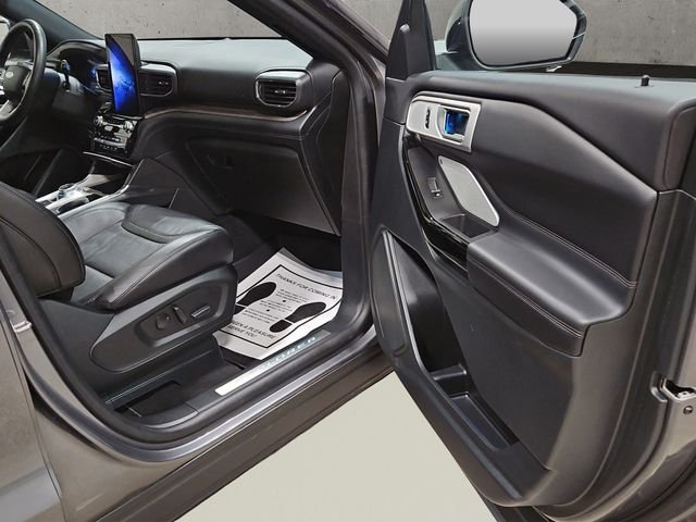 Used 2023 Gray Ford Platinum image 18