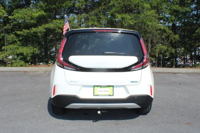 Used 2025 Snow White Pearl Kia EX image 16