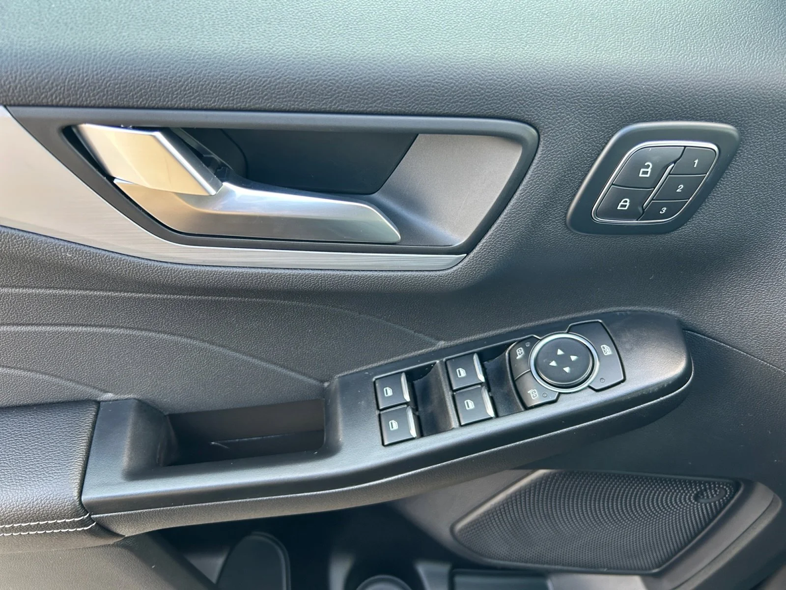 New 2026 Agate Black Metallic Ford Platinum image 17