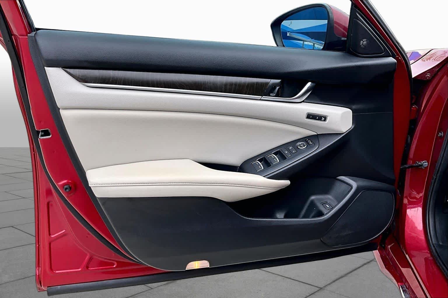 Used 2021 Radiant Red Metallic Honda Touring image 17