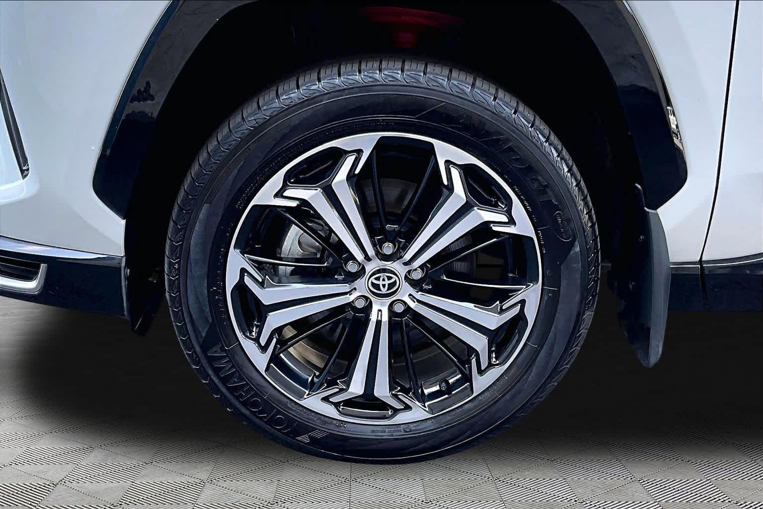 Used 2024 Wind Chill Pearl/Midnight Black Metallic Toyota XSE image 11