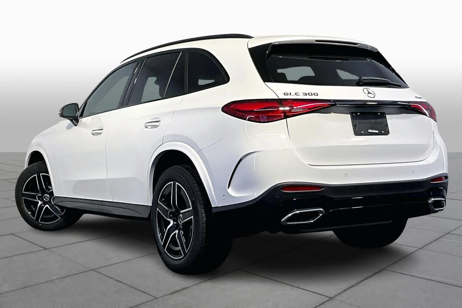 New 2026 Polar White Mercedes-Benz GLC 300 image 3