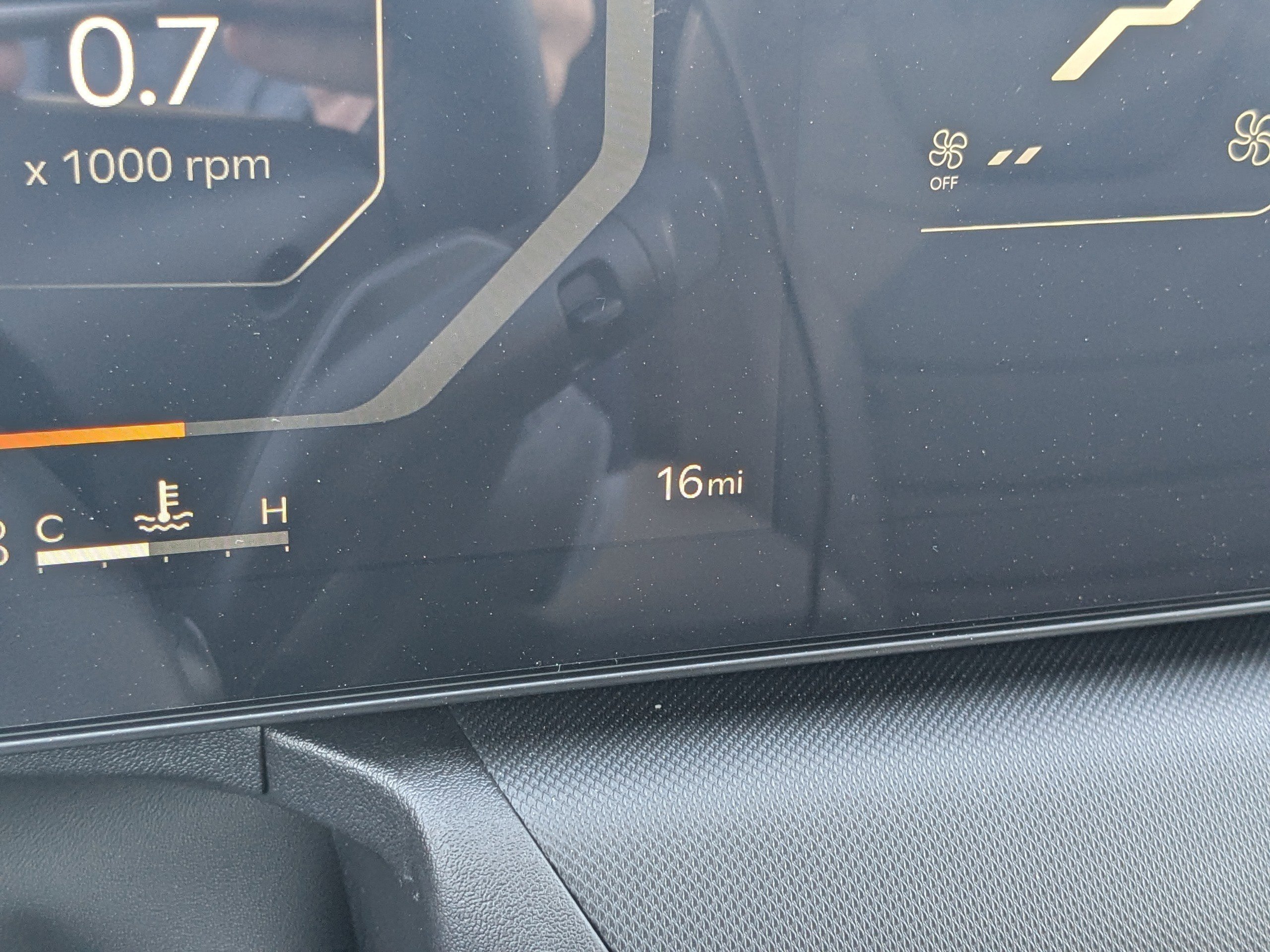 New 2025 Snow White Pearl Kia EX image 33