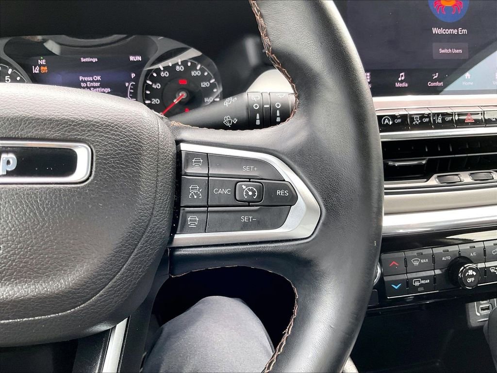 Used 2022 Silver Jeep Limited image 23