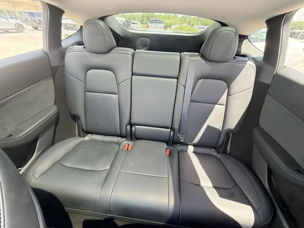 2024 Tesla Model Y Long Range - Photo 13