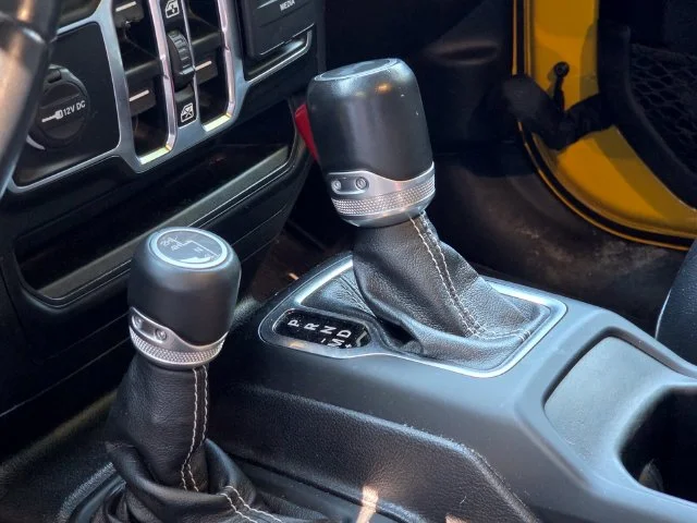 Used 2020  Jeep Unlimited Sahara image 12