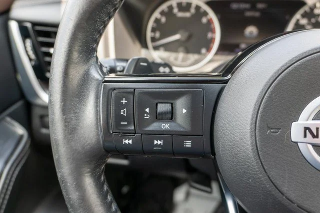 Used 2021 Black Nissan SL image 23