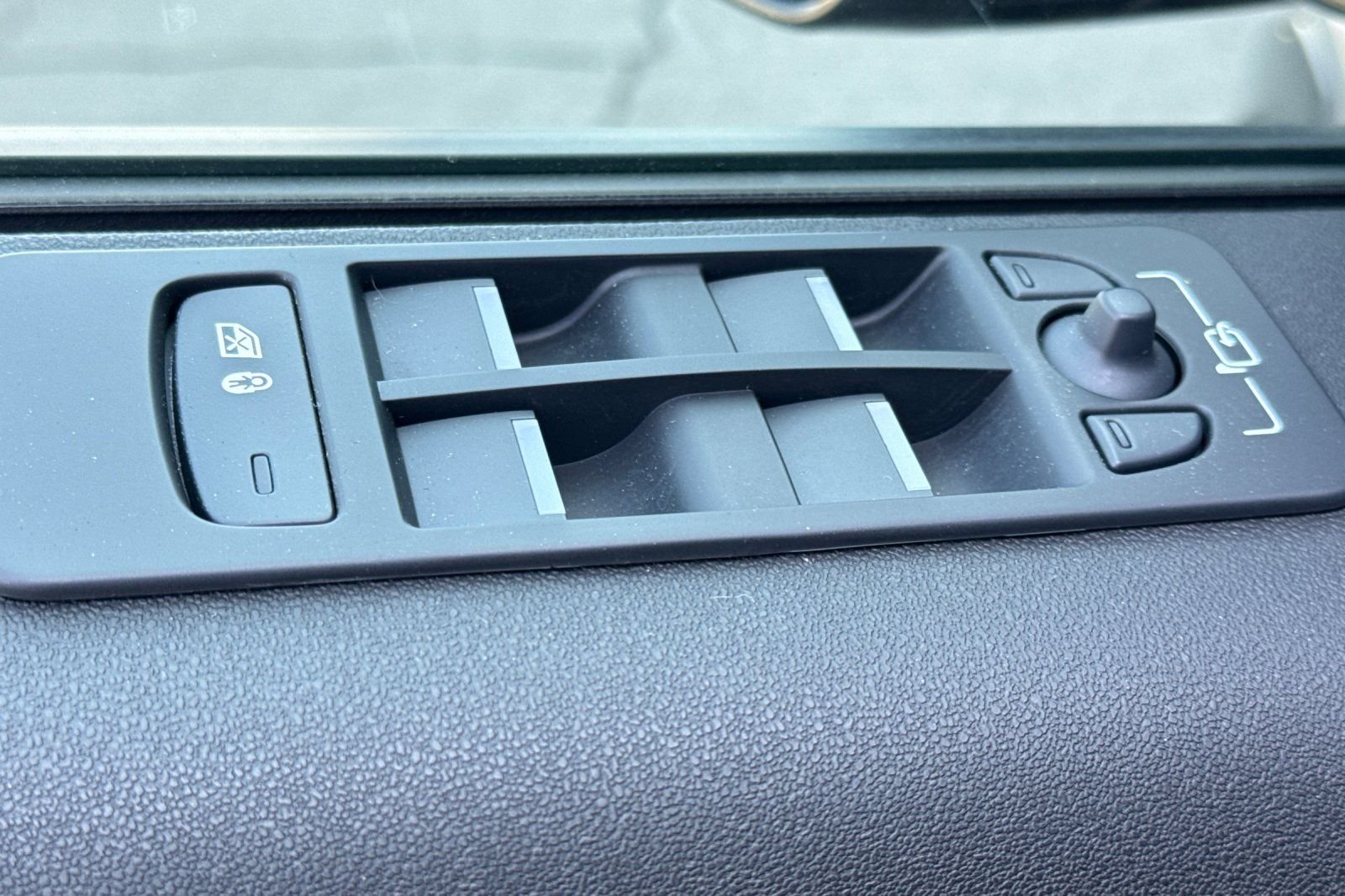 Certified Used 2025 Gray Land Rover SE image 11