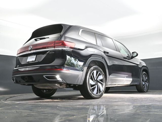 Used 2025  Volkswagen 2.0T SEL image 35