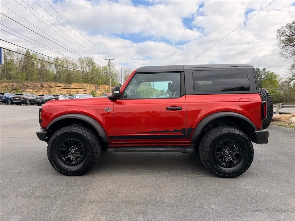 Used 2022 Red Ford Wildtrak image 4