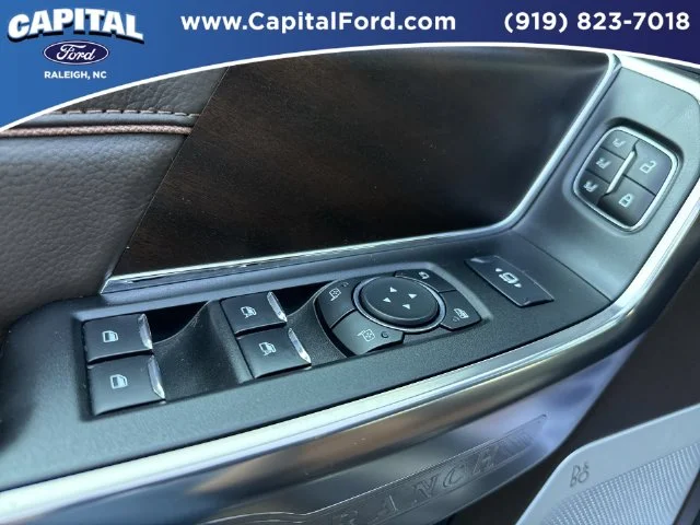Used 2025  Ford King Ranch image 21