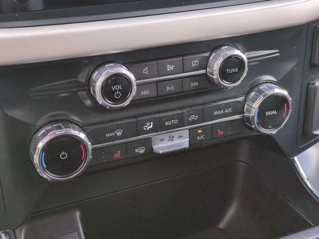 Used 2022 Silver Ford XLT image 24