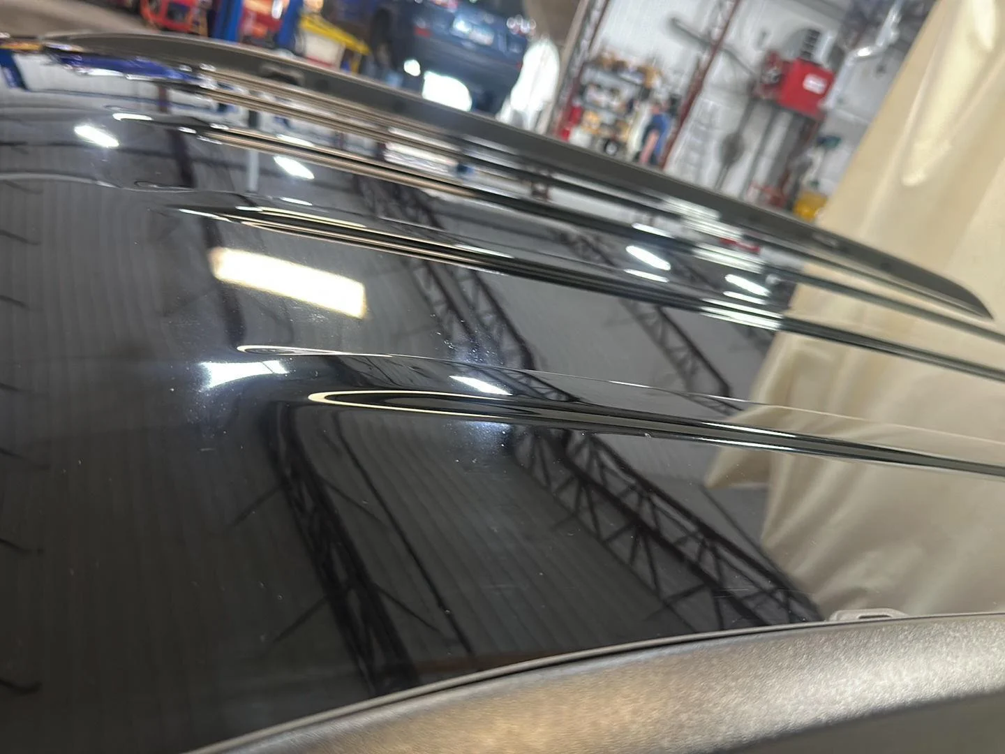 Used 2019 White Clearcoat Jeep Altitude image 9