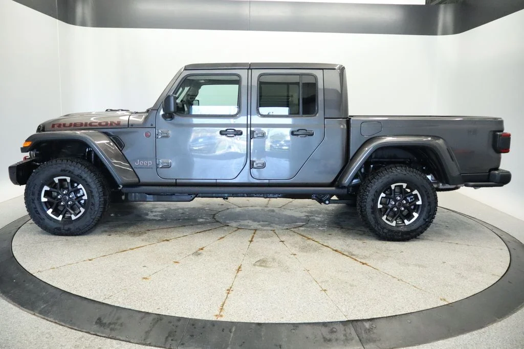 New 2026 Granite Crystal Metallic Clear-Coat Exterior Paint Jeep Rubicon X image 2