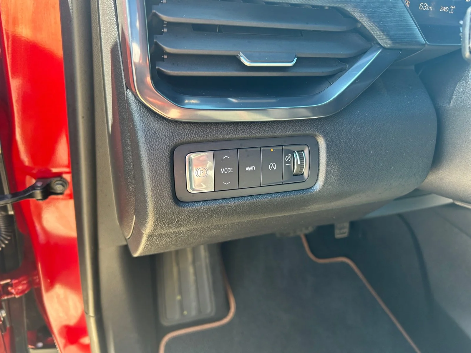 Used 2025 Red GMC AT4 AWD image 16