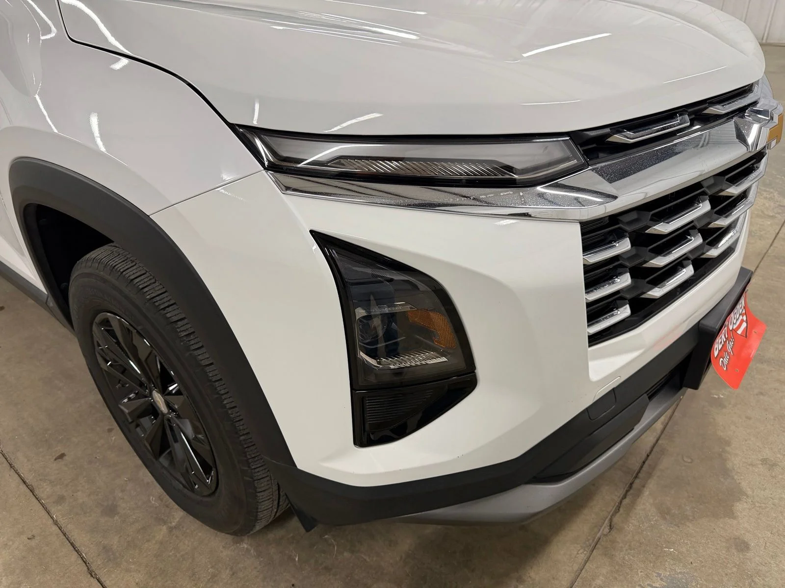 Used 2025 White Chevrolet LT image 6