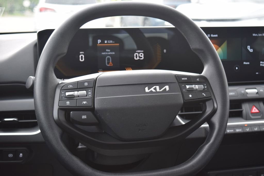 2025 Kia K4 LXS - Photo 10