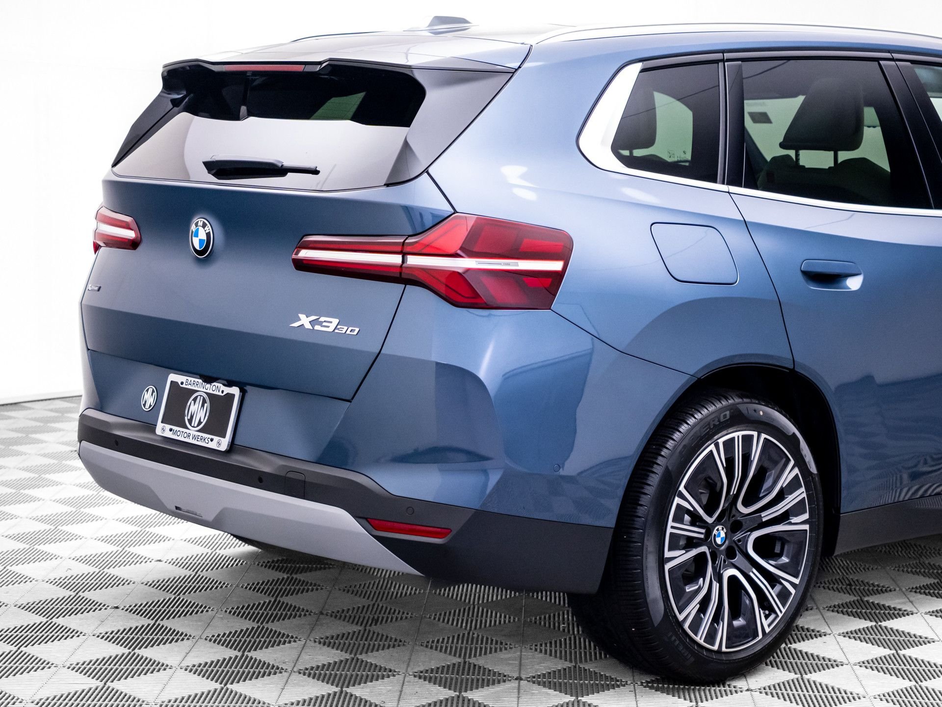 New 2026 Arctic Race Blue metallic BMW 30 xDrive image 32
