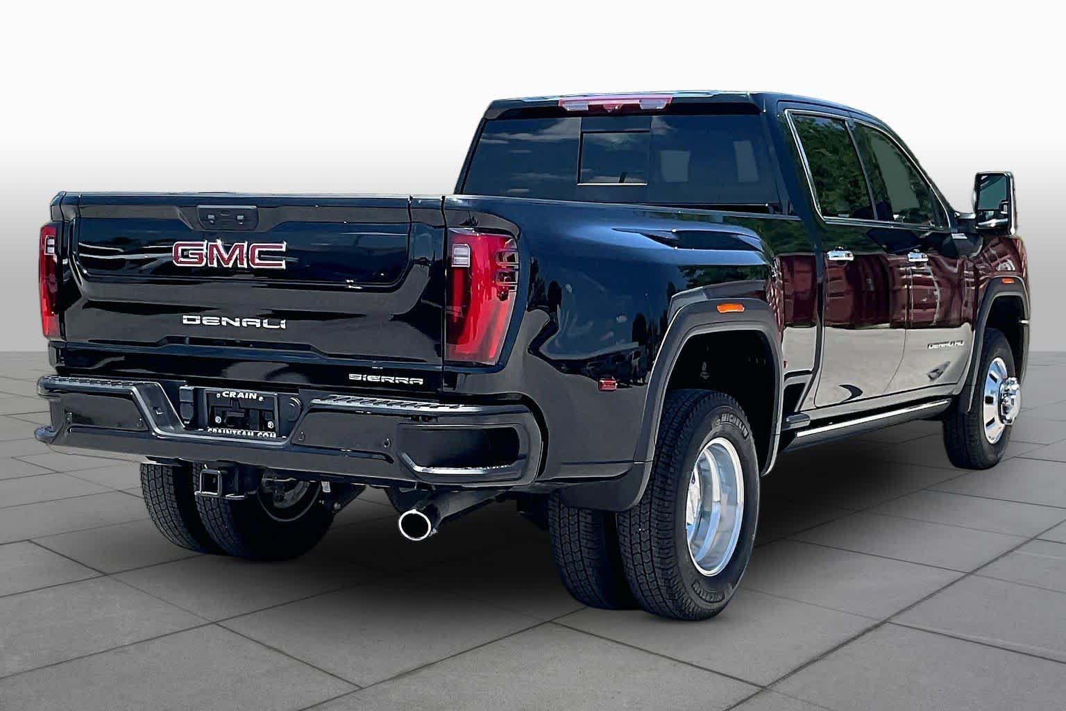 Used 2024 Onyx Black GMC Denali DRW image 13