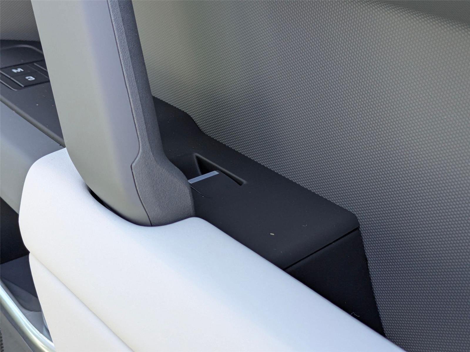 New 2026 Fuji White Land Rover S image 34