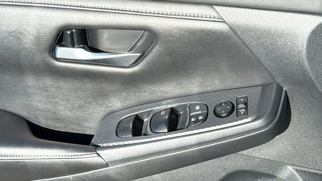2023 Nissan Sentra SV - Photo 22