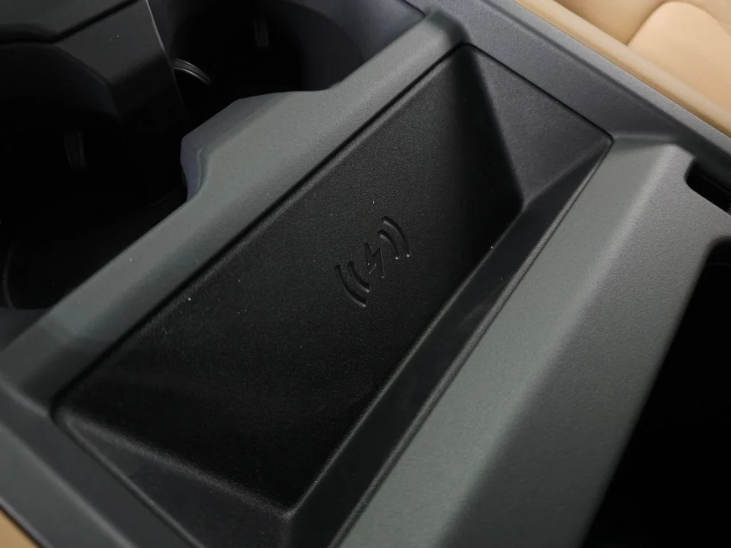 New 2026 Santorini Black Land Rover X-Dynamic SE image 33