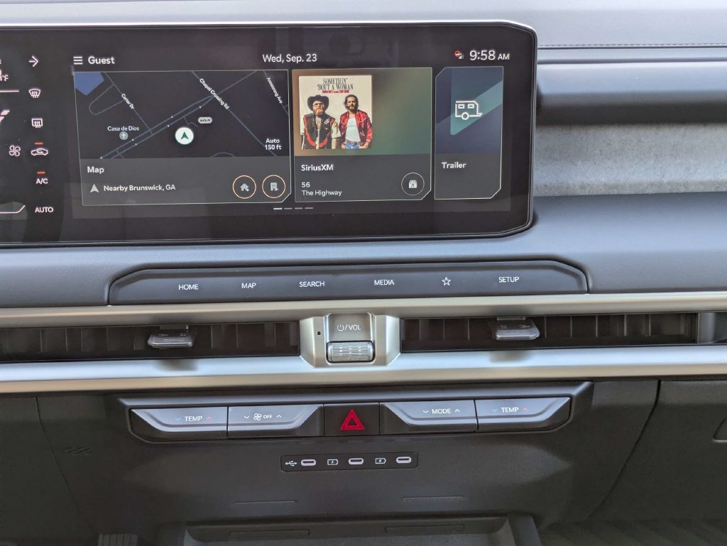 New 2027 Glacial White Pearl Kia EX image 18