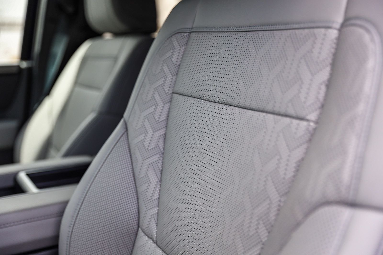 2025 Toyota Tundra Limited - Photo 24