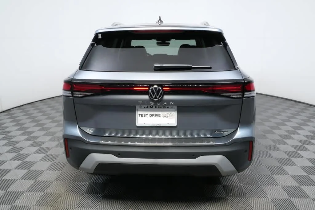 New 2026 Platinum Gray Metallic Volkswagen SE image 25