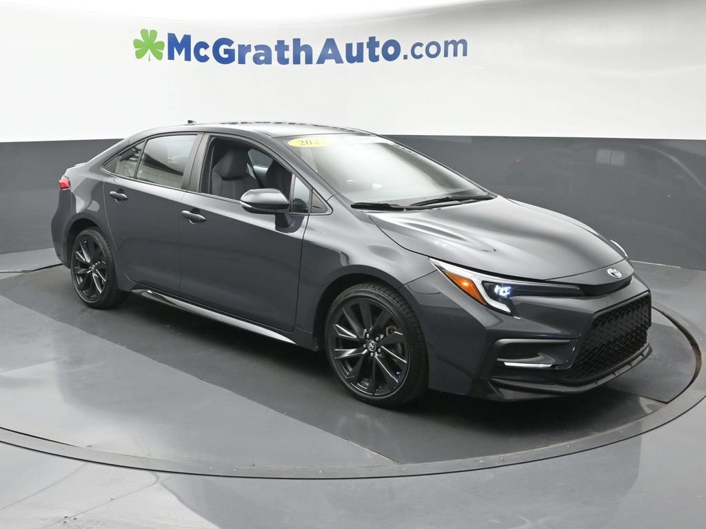 Used 2023  Toyota SE image 2