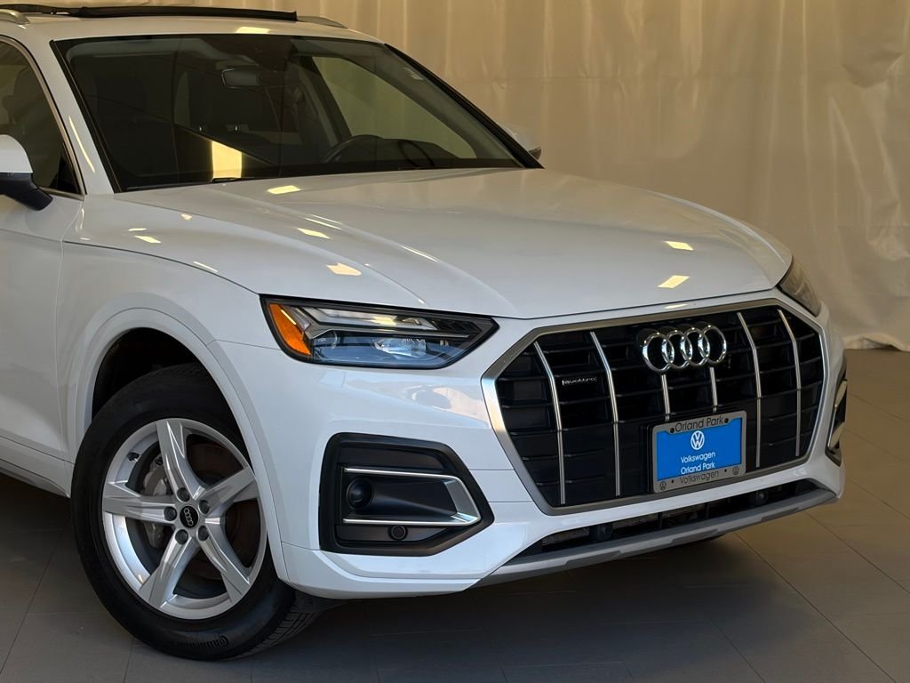 Used 2023 Glacier White Audi 40 Premium image 3