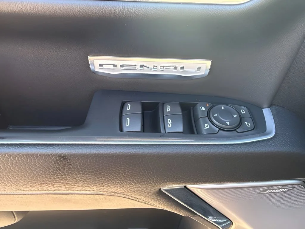 Used 2023 Onyx Black GMC Denali image 30